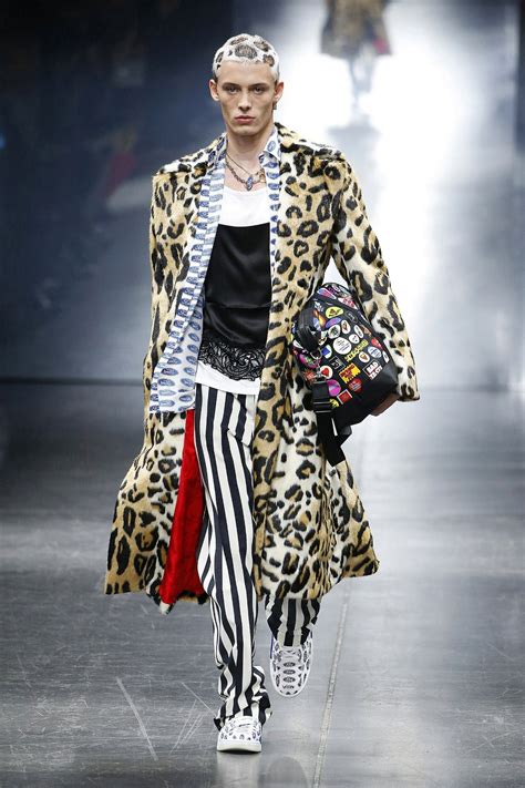 men winter fashion 2019 trends versace|Versace Fall 2019 Menswear Collection .